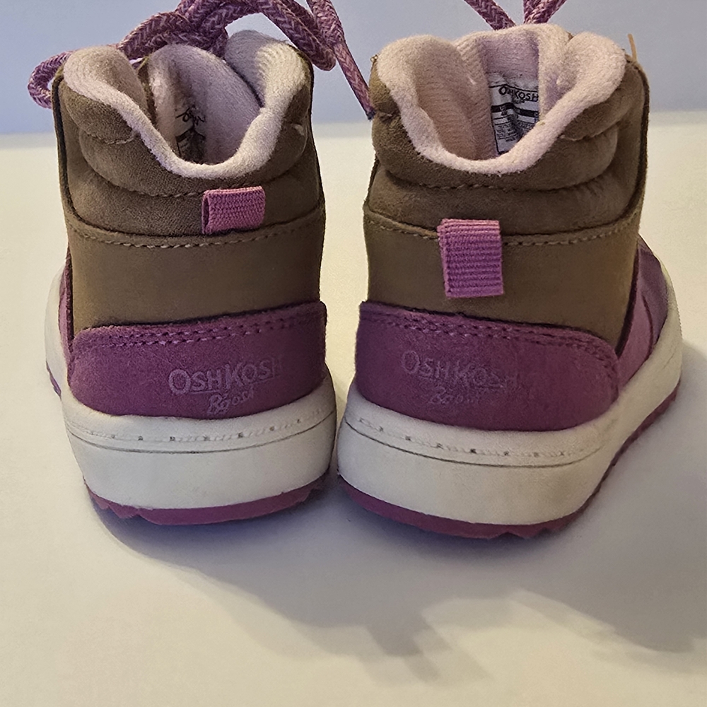 OshKosh B'gosh Pink and Tan Baby Boots Size 4 - Picture 4 of 5
